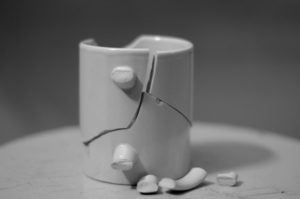 Приметы разбить чашку на работе