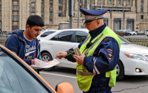 Сотрудник гибдд имеет право проверять страховку